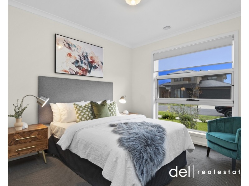 12 Scorchin Drive, Cranbourne South VIC 3977