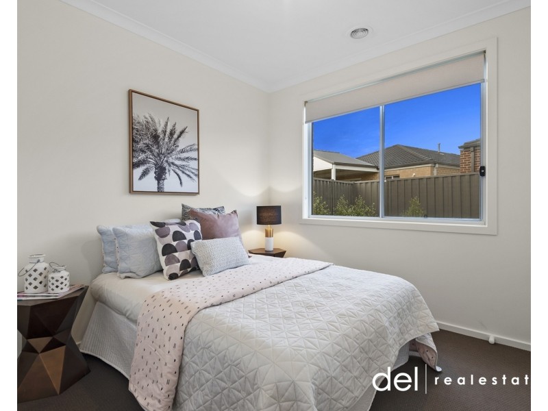 12 Scorchin Drive, Cranbourne South VIC 3977
