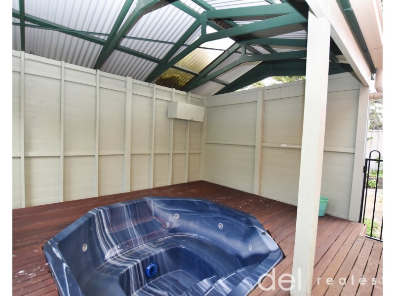 22 Isaac Smith Crescent, Endeavour Hills VIC 3802