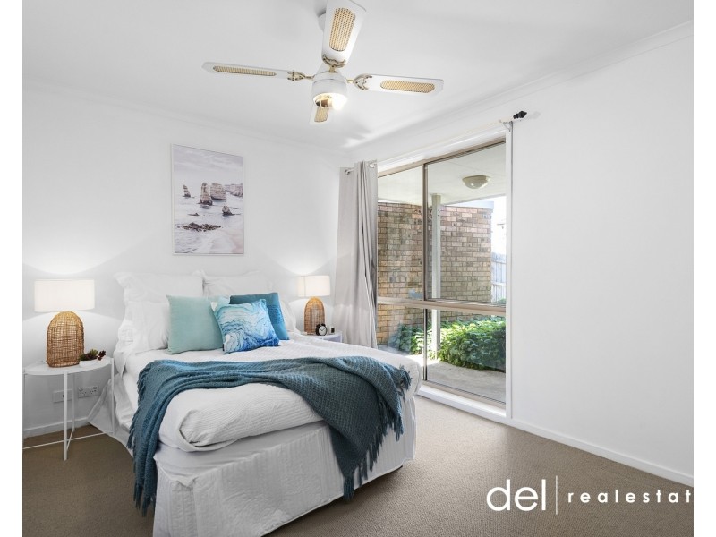 2/26 Leopold Crescent, Hampton Park VIC 3976