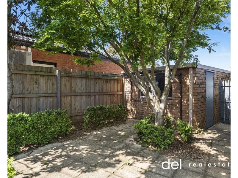 2/26 Leopold Crescent, Hampton Park VIC 3976