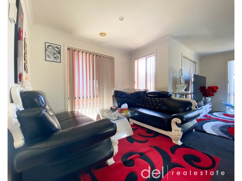 11/11-13 Elizabeth Street, Cranbourne North VIC 3977