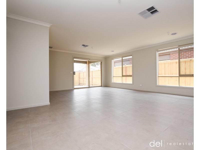 30 Carpathian Drive, Clyde VIC 3978