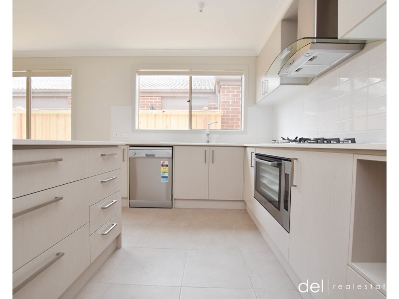 30 Carpathian Drive, Clyde VIC 3978