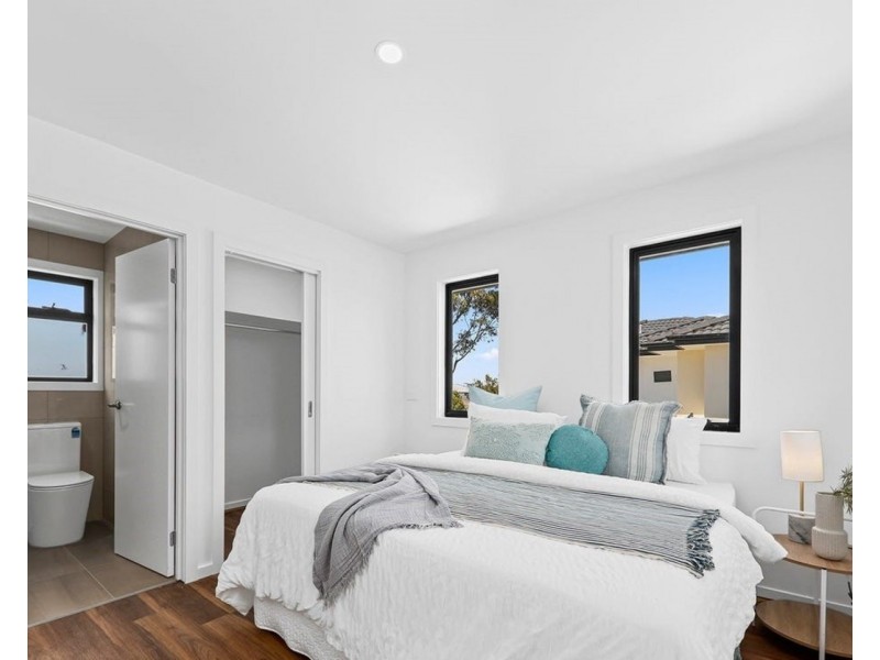 1/26 Gloria Avenue, Dandenong North VIC 3175