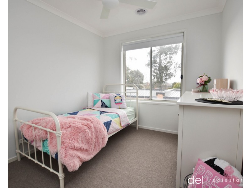 16 Honeybrook Lane, Clyde VIC 3978