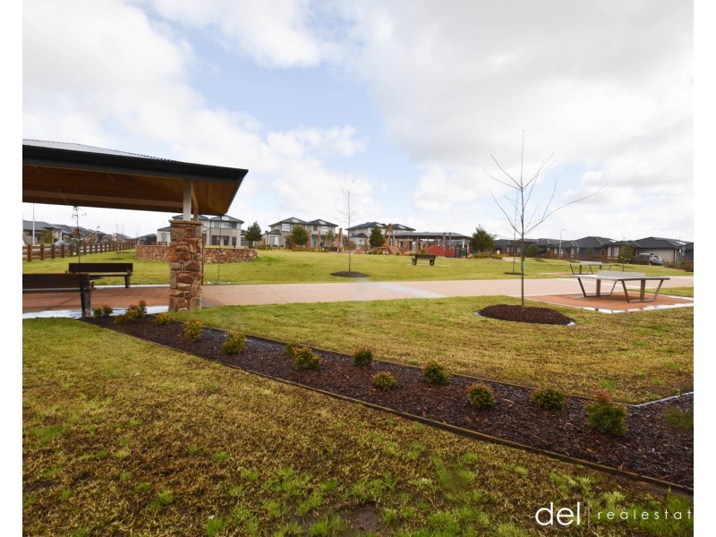 16 Honeybrook Lane, Clyde VIC 3978