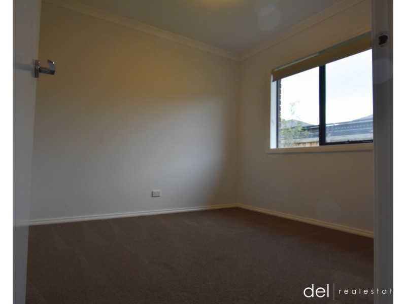 42 Rosina Drive, Officer VIC 3809