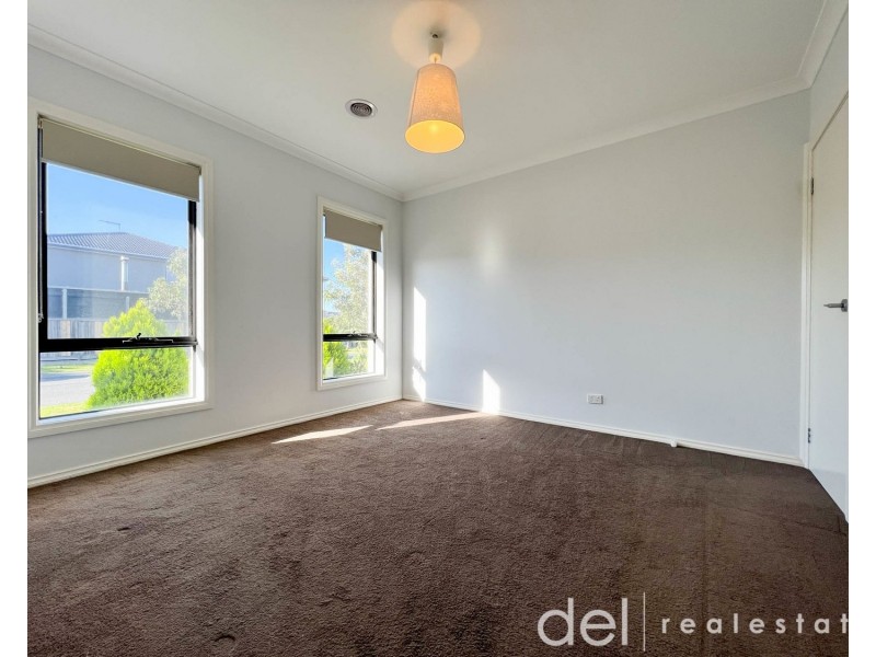 42 Rosina Drive, Officer VIC 3809