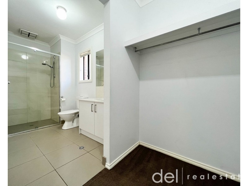 42 Rosina Drive, Officer VIC 3809
