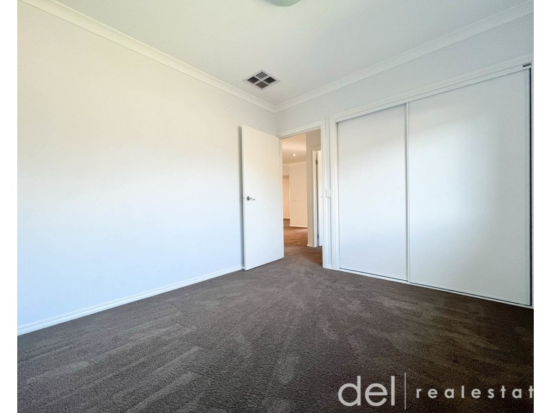 42 Rosina Drive, Officer VIC 3809