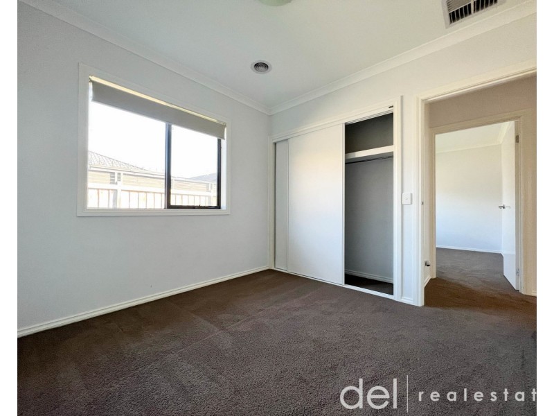 42 Rosina Drive, Officer VIC 3809