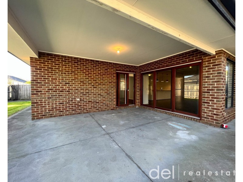 42 Rosina Drive, Officer VIC 3809