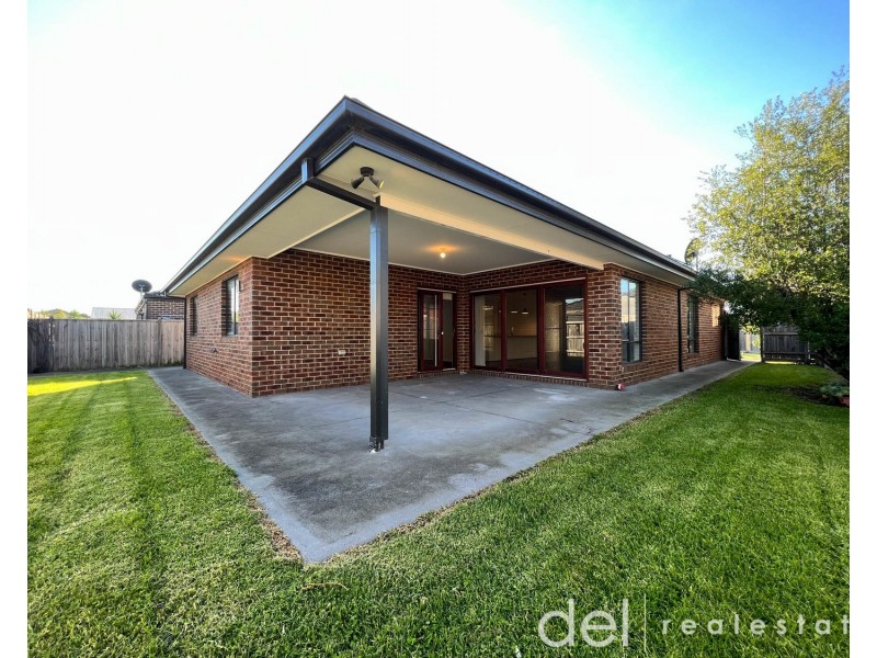 42 Rosina Drive, Officer VIC 3809