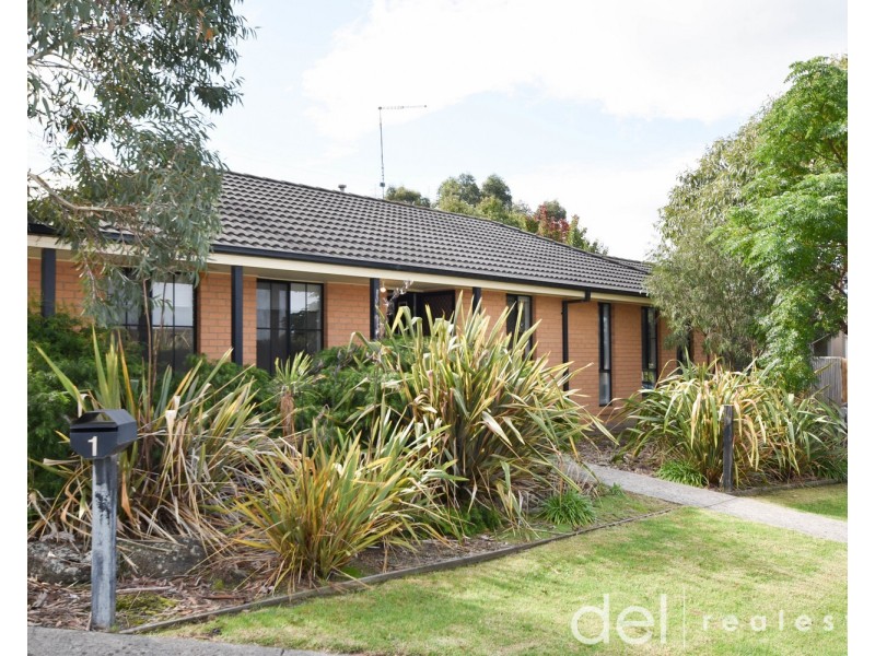 1 Sacha Drive, Pakenham VIC 3810