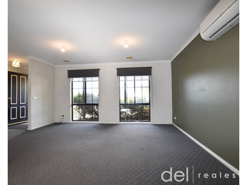 1 Sacha Drive, Pakenham VIC 3810