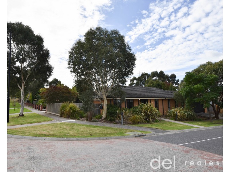 1 Sacha Drive, Pakenham VIC 3810
