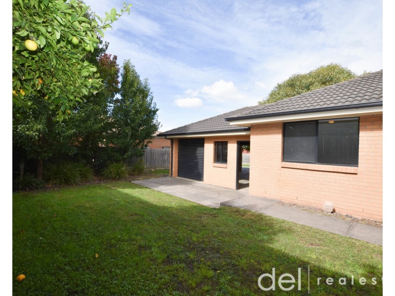 1 Sacha Drive, Pakenham VIC 3810