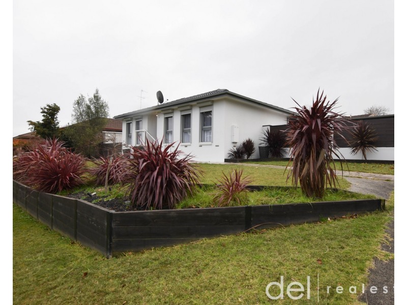 2 Peebles Street, Endeavour Hills VIC 3802