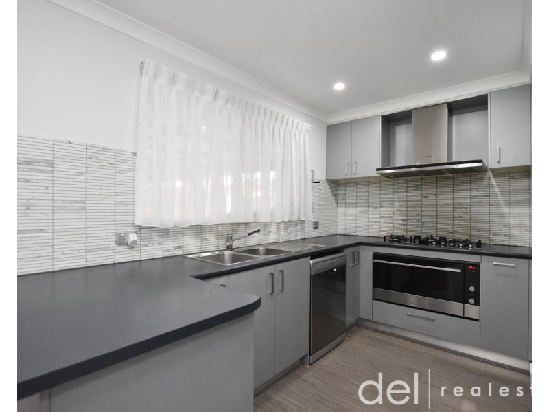 2 Peebles Street, Endeavour Hills VIC 3802