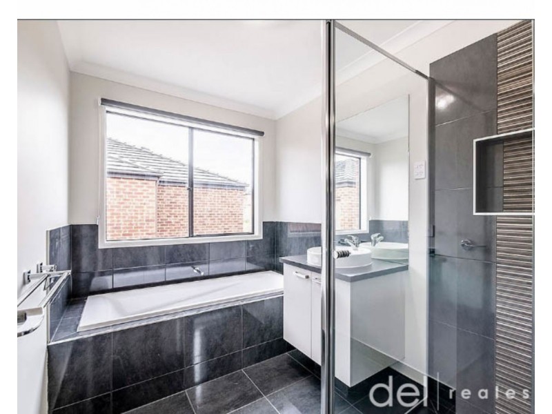 6 Gathering Street, Clyde VIC 3978