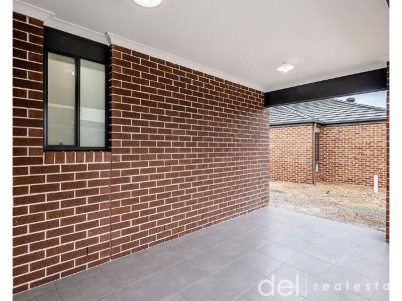 6 Gathering Street, Clyde VIC 3978