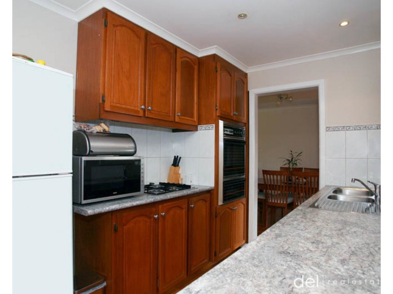 4 Eddington Place, Endeavour Hills VIC 3802