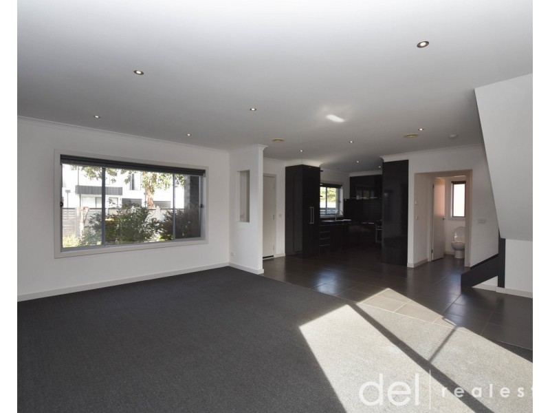 1/10 Bloomfield Road, Noble Park VIC 3174