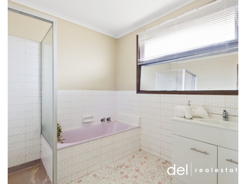 5 Rawdon Hill Drive, Dandenong North VIC 3175