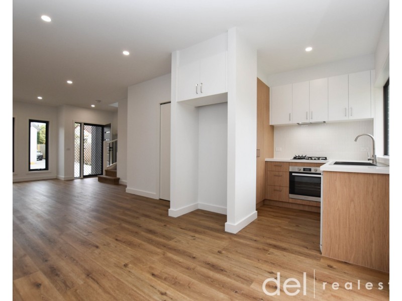 Unit 2/6 Riverview Crescent, Eumemmerring VIC 3177