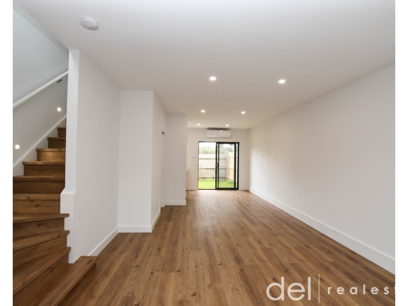 Unit 2/6 Riverview Crescent, Eumemmerring VIC 3177