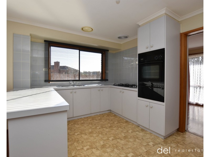 27 Eyebright Square, Hallam VIC 3803