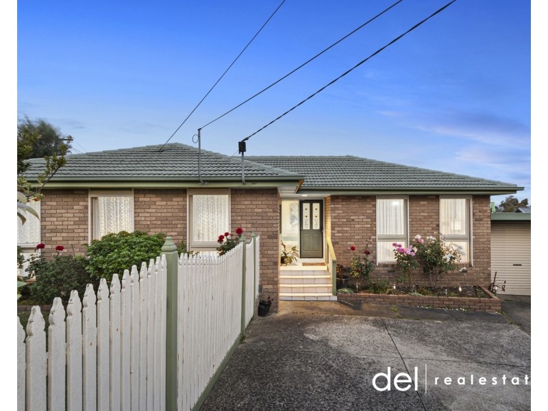17 Blaxland Drive, Dandenong North VIC 3175