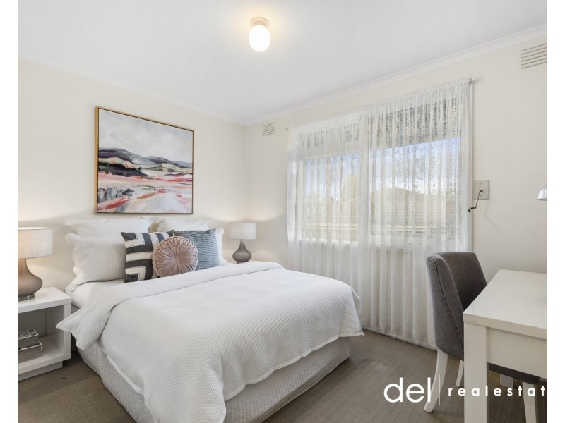 17 Blaxland Drive, Dandenong North VIC 3175