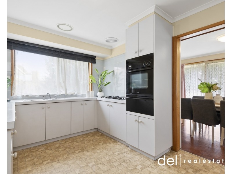 27 Eyebright Square, Hallam VIC 3803