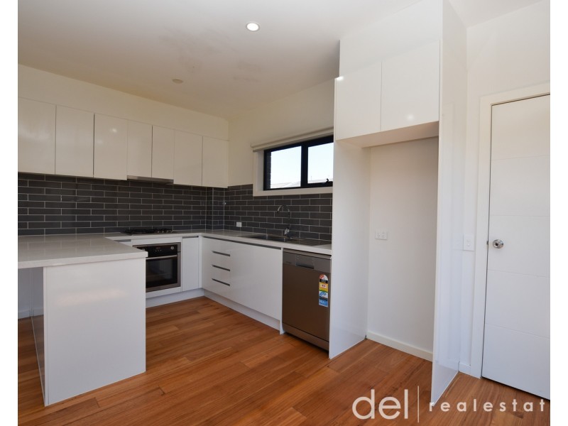 1/2 Fifth Avenue, Dandenong VIC 3175