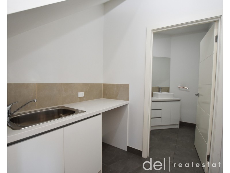 1/2 Fifth Avenue, Dandenong VIC 3175