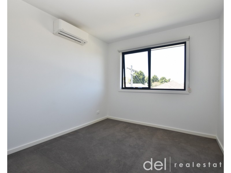 1/2 Fifth Avenue, Dandenong VIC 3175