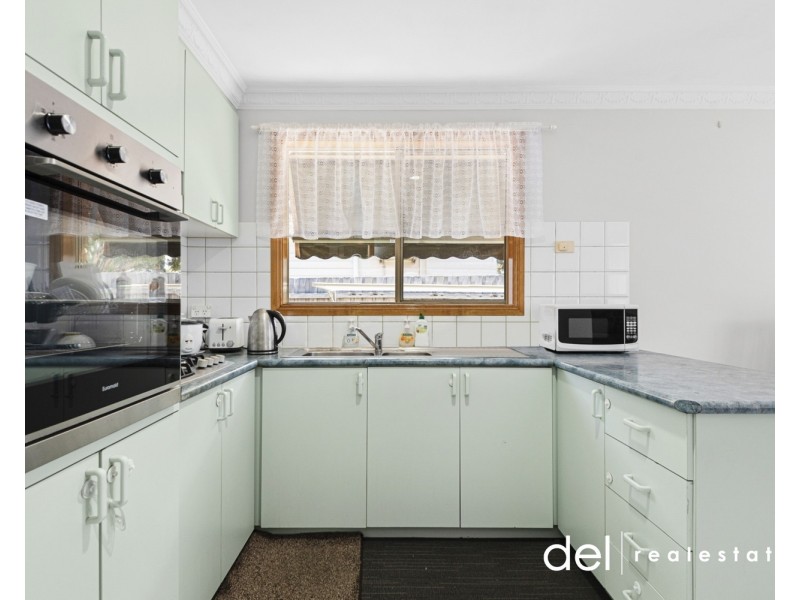 1/8 Janice Grove, Dandenong VIC 3175