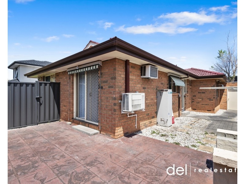 1/8 Janice Grove, Dandenong VIC 3175