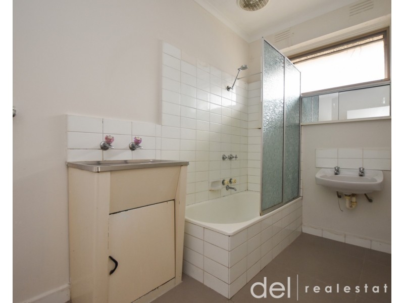 8/4-6  Keys Street, Dandenong VIC 3175