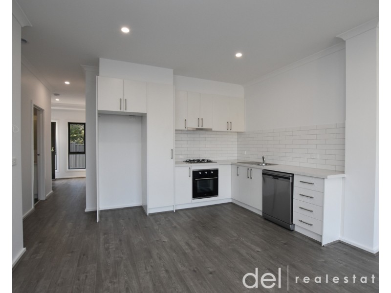 2/35 Ti Tree Drive, Doveton VIC 3177