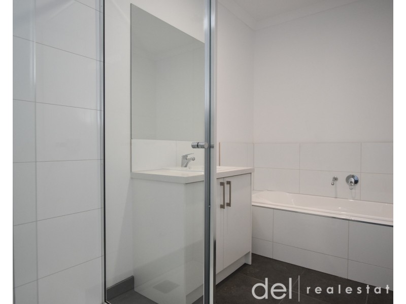2/35 Ti Tree Drive, Doveton VIC 3177
