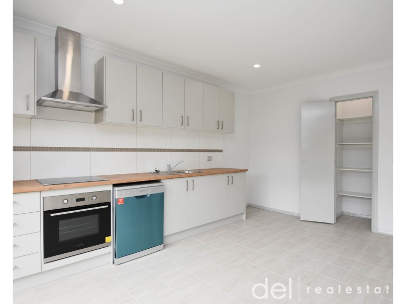 2/18 Stud Road, Dandenong VIC 3175