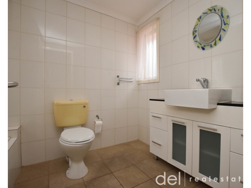 2/4 Lockington Crescent, Dandenong VIC 3175