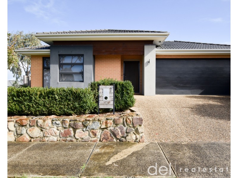 7 Compton Lane, Officer VIC 3809