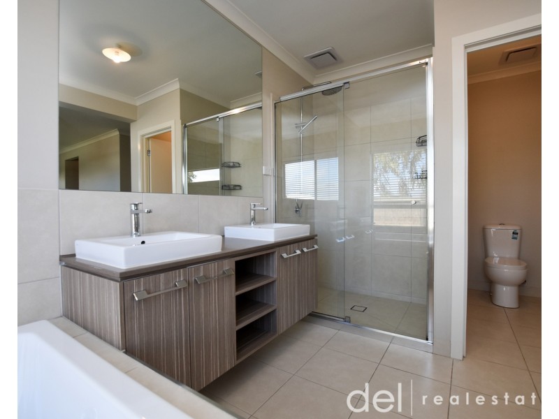 7 Compton Lane, Officer VIC 3809