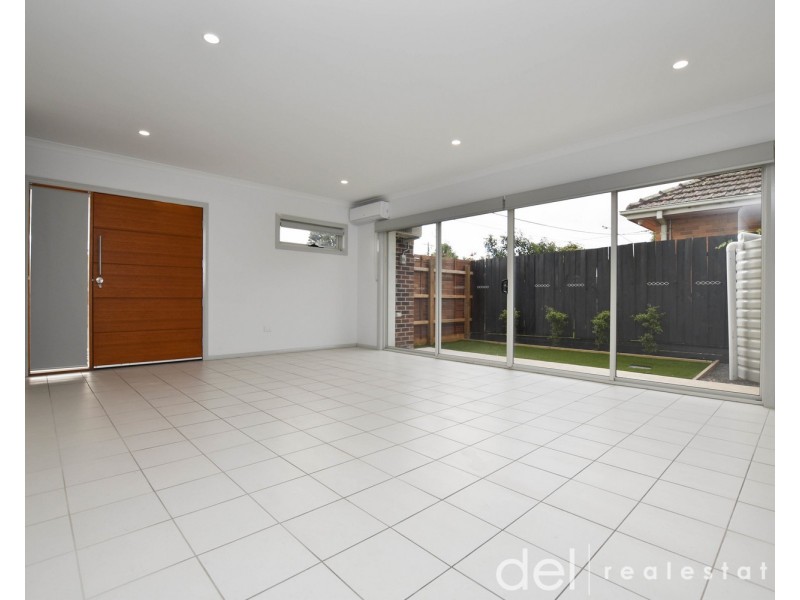 1/18 Stud Road, Dandenong VIC 3175