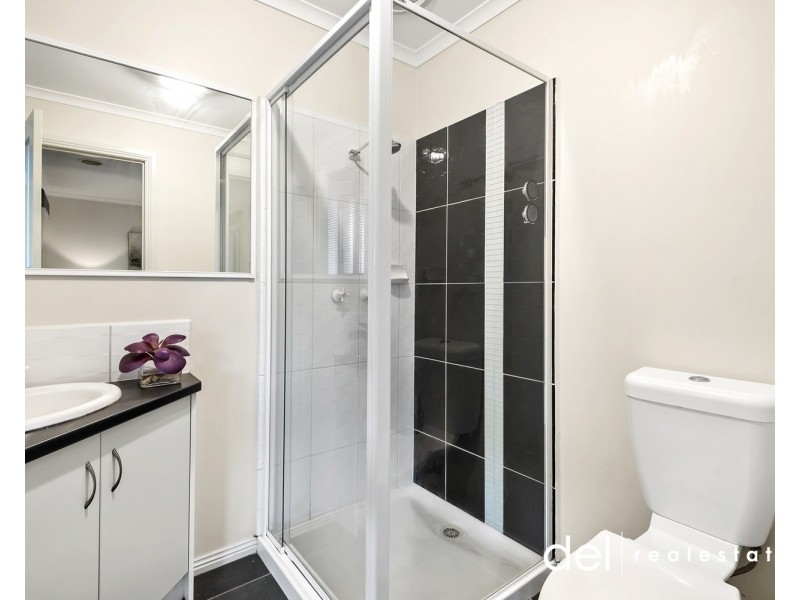 1 Sacha Drive, Pakenham VIC 3810