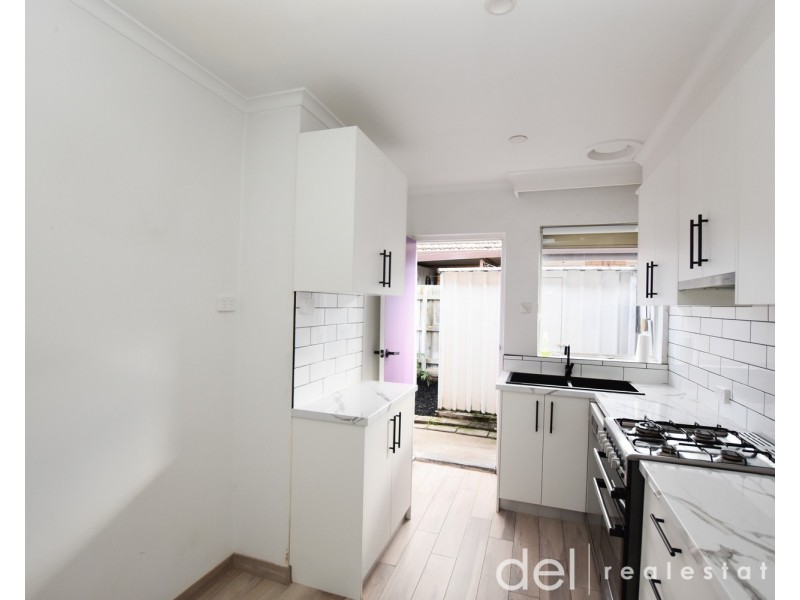 2/12 Brady Road, Dandenong North VIC 3175